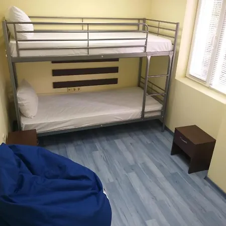 Hostel Happy