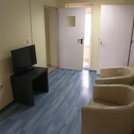Hostel Happy